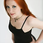 simone-simons
