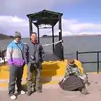 en puno esperando para ir a la isla de los uros nos cruzamos con dany que descansaba