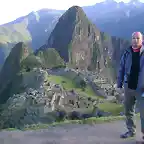 ya en el machu con el wayna pichu de fondo