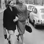 zFamosos Ingrid Bergman e Isabella Rossellini (su hija) en Roma 1962  carlos850