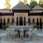 Patio_de_los_Leones._Alhambra_de_Granada._Spain.