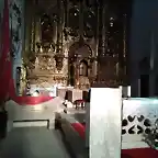 Tumba de Fernán González juanto al Altar