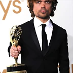 27868_peter-dinklage-emmy-2011-mejor-actor-secundario-drama