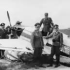 www.wikipedia.com 00px-Operation_Barbarossa_-_Germans_inspect_Russian_plane