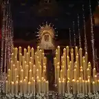 LA VIRGEN CON DIADEMA EN EL PASO