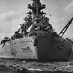 Vista frontal del Bismark de la Deutsche Kriegsmarine Schlachtshiff. Marzo 1941