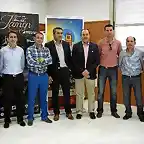 51377_44718_Organizadores-y-colaboradores-de-la-XIX-Feria-del-Jamon--Serrano-de-Seron-posan-delante-del-cartel-del-evento_G