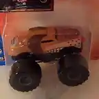 2004s 43 Monster Mutt toy1