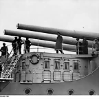 Bundesarchiv_Bild_183-2008-0421-500,_Panzerschiff_'Deutschland',_Adolf_Hitler