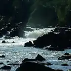 agua y rocas.