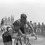 TOUR 1982-PAVES-HINAULT-PATRICK BONNET.