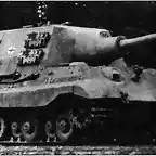 Tyazhely_ystrebytel_tankov_Jagdtiger-1