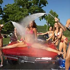 girls_car_wash_3