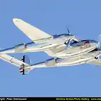 Precioso P-38 Lightning de la Red Bull Air Force
