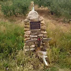 monumento a otro peregrino fallecido