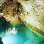 Lac-de-minuit-Grotte-TRABUC-Gard-France-Paysage