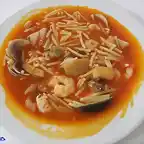 Sopa de fideos con almejas
