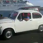 Seat 600 en el puerto