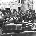 Momento de descansod emiembros de la 101 Aerotransportada cerca de Utah Beach en Normandia. Junio 1944