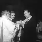 -ordaining-sistine-chapel-paul-vi-tying-up 1967