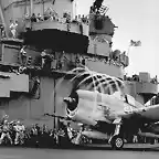 Despegue de un Hellcat desde el USS Yorktown