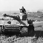 Bundesarchiv_Bild_101III-Zschaeckel-207-12,_Schlacht_um_Kursk,_Panzer_VI_(Tiger_I)