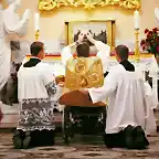 sacerdote discapacitado misa