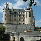 chateau La_Rochefoucauld_rounded_corners