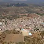 con la sierra al fondo