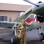 Curtis P-40 Warhawk en el museo del aire de los aviones de la fama en  Chino, California