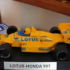 25 LOTUS-HONDA 99T