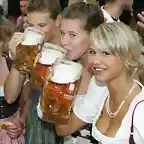 oktoberfest-girls-1 (800x600)