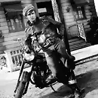 Marlon Brando con una Triumph Thunderbird de 1950 6T y 650cc