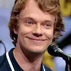 Alfie Allen2