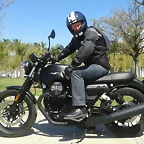 guzzi_yo de lado