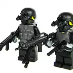 Dos miembros de las Fuerzas Especiales Lego