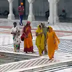 mujeres en el templo sij