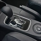 2016-mitsubishi-outlander-44_1600x0w