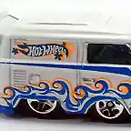 2013 03 Volkswagen-Kool-Kombi-d