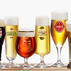Copas con distintas clases de cerveza AMBAR