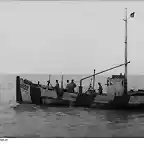 Bundesarchiv_Bild_101II-MW-2105-25,_Hafenschutzboot_HS_92[1]