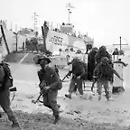 Britnicos desembarcando en Gold Beach. Normandia. 1944