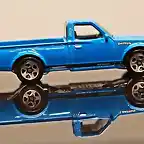 010 03_HotWheelsDatsun620_blue-640x426