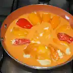 Pimientos rellenos de brandada con salsa de piquillos