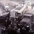 Madrid - Verkehrsunfall in der Calle de Raimundo Fern?ndez Villaverde  So kollidierten ein DKW-Transporter, einem als ?Ein?uger? bekannten Autobus und einem Milit?rlastwagen, 1962