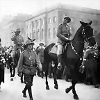 Bundesarchiv_B_145_Bild-P008268,_General_Paul_von_Lettow-Vorbeck desfile militar en Berlin 1919