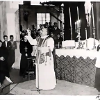 19570330-2240_El Cardenal Arcobispo Dr_ Quiroga Palacios en la Misa