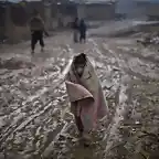 12, nio pakistan tapado con una manta