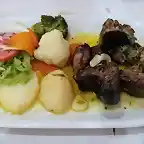 Atn a la plancha con verduras
