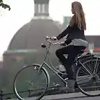 chica-andando-en-bicicleta